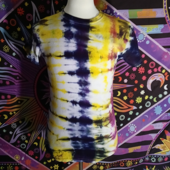 New Gildan Tie-Dye Made With Good Vibes By Me! - Picture 1 of 5